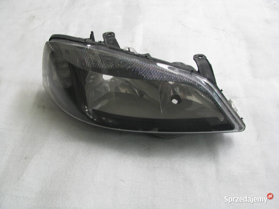 Opel astra II lampa przód prawa czarna Zduńska Wola