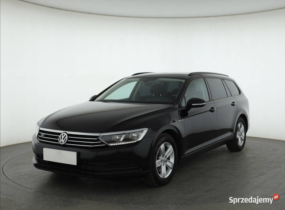 VW Passat 14 TSI światła LED Piaseczno