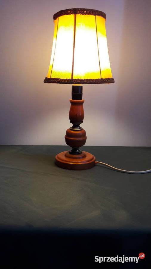 Elegancka lampka na szafkę z lat 80 tych