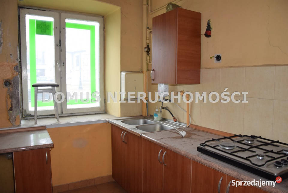 sprzedaży lokalu Piotrków Trybunalski 80m2 dojazd asfaltowy
