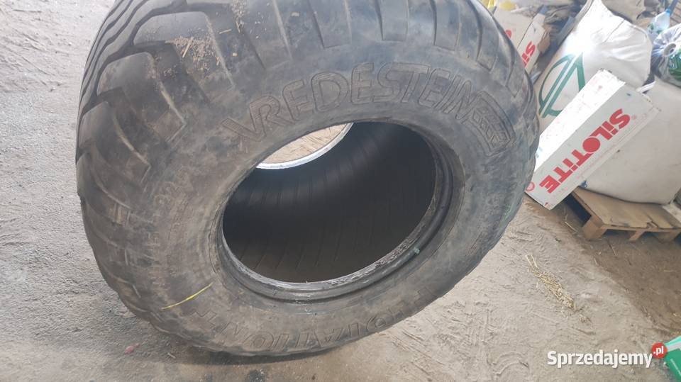 Opony 70045 R225 Brzostów sprzedam