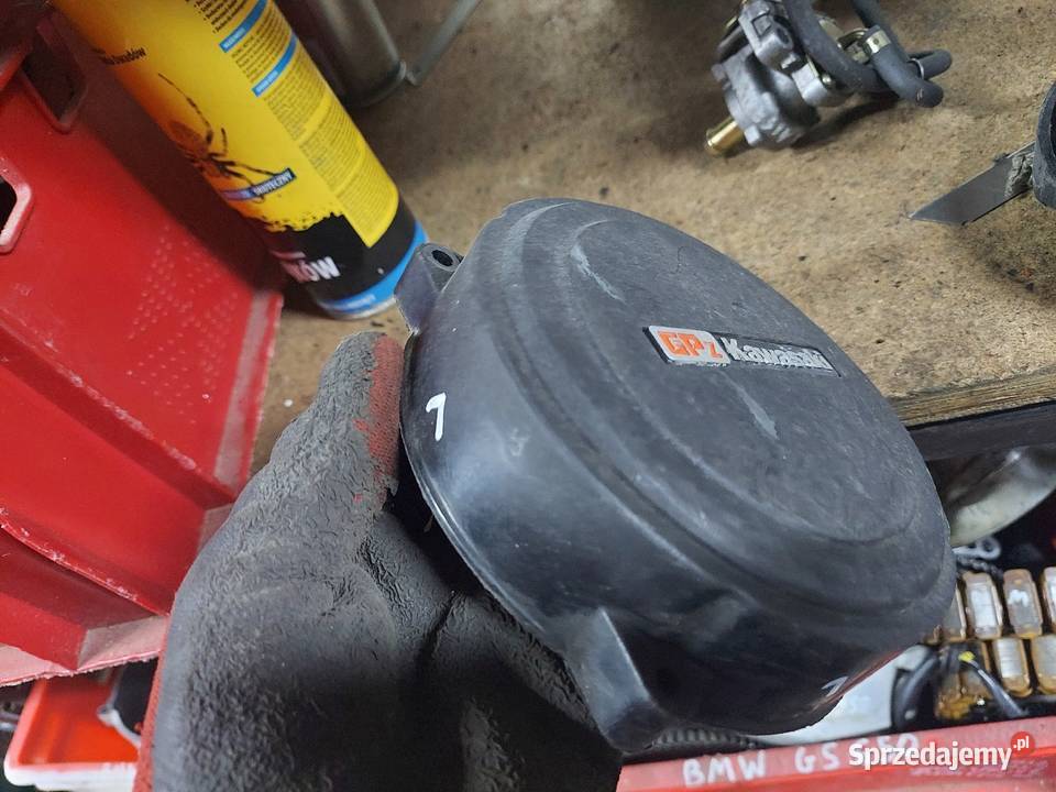 Kawasaki GPZ 600 pokrywa lewa zapłonu iskrownika Jelenia Góra
