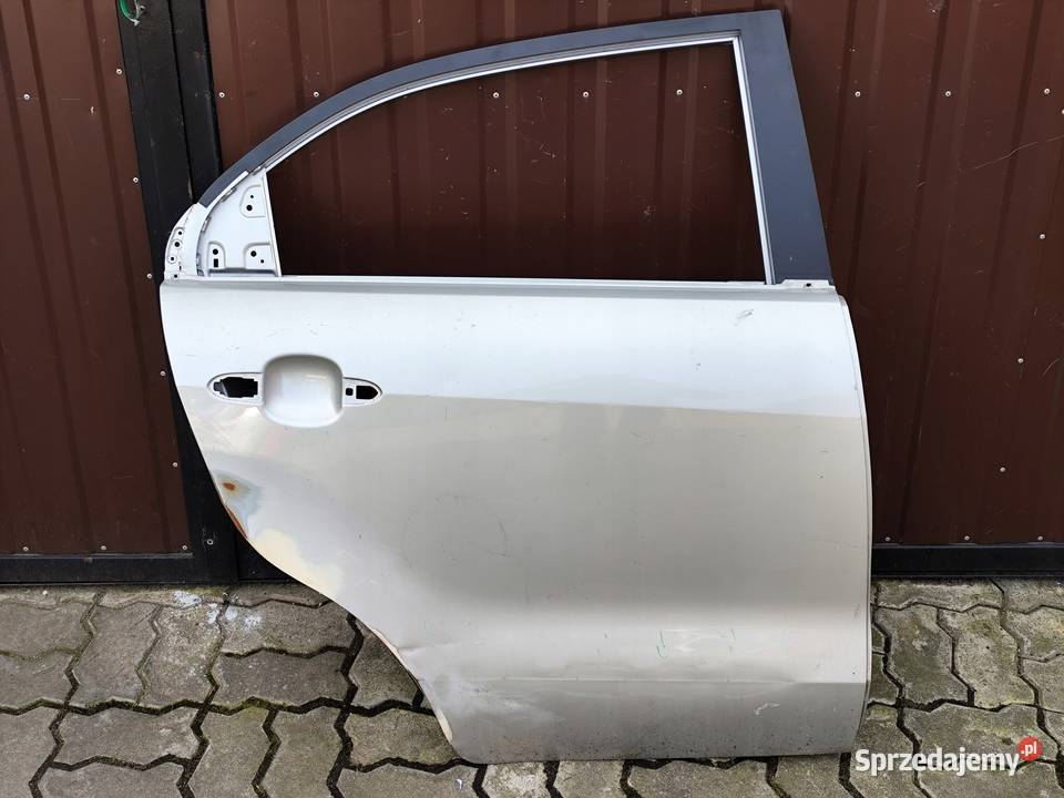 KIA RIO III 3 DRZWI TYLNE TYL PRAWE SREBRNE Przemęt