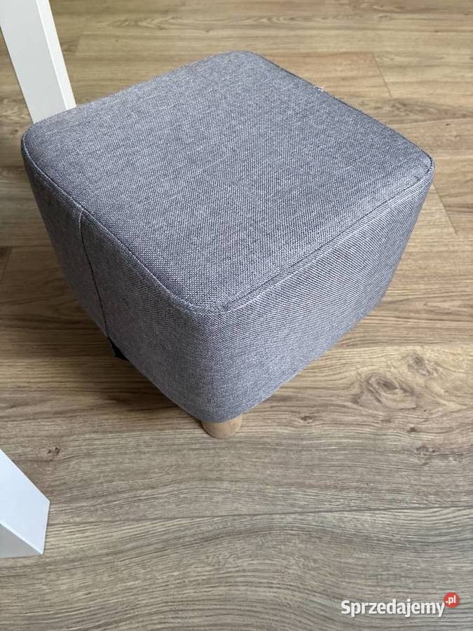 Stolik dziecięcy IKEA 2 pufy Sinsay dziecięce Banino