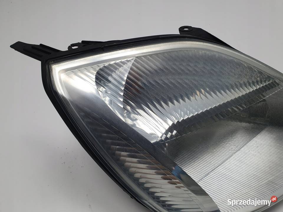 LAMPA PRAWA Ford Fiesta Mk5 Mk6 0205r PRZEDNIA osobowe lubelskie Rudka