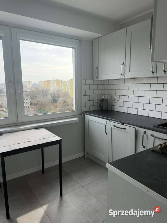 Górna ładna rozkładowa kawalerka z balkonem Łódź