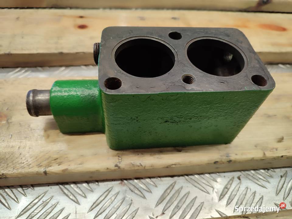 Obudowa termostatu R520362 silnika JOHN DEERE Motoryzacja Wilkowo