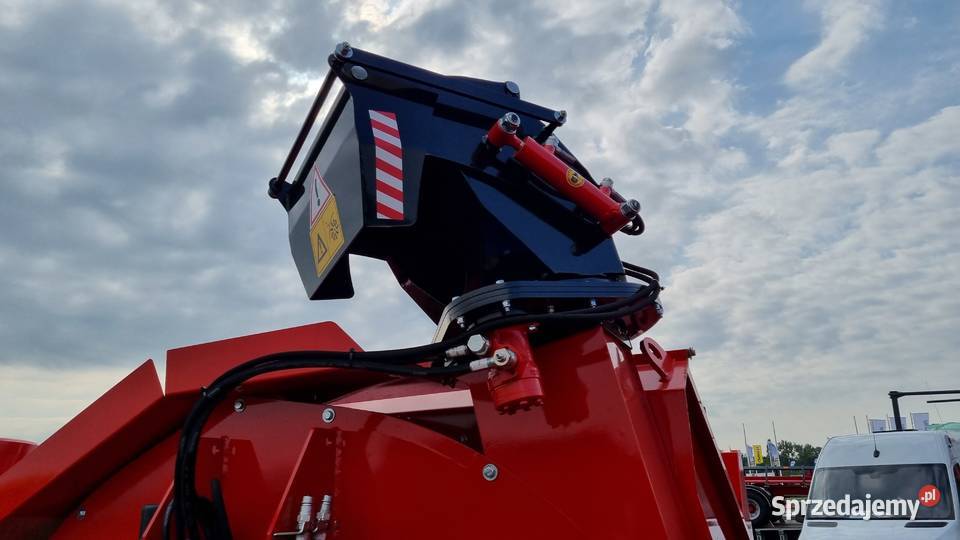 ŚCIELARKA do ciągnika ścielenie słomy przystawka Do hodowli zwierząt sprzedam