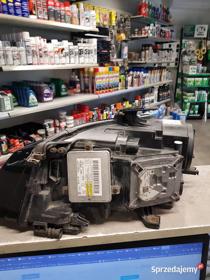 Lampa prawa do Audi a4 b8 używana kod części 8k0 Kończyce Małe