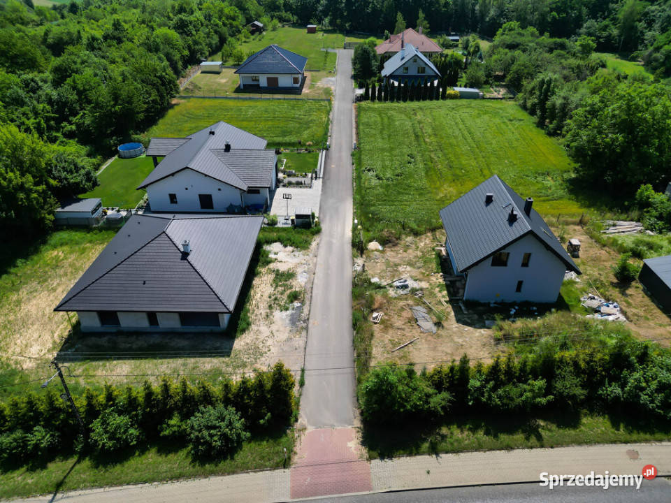 Dom parterowy stan surowy130m21121m2 Szewna świętokrzyskie