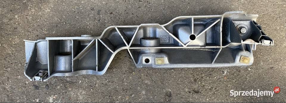 Mocowanie błotnika prawego Renault Scenic 3 Luzino