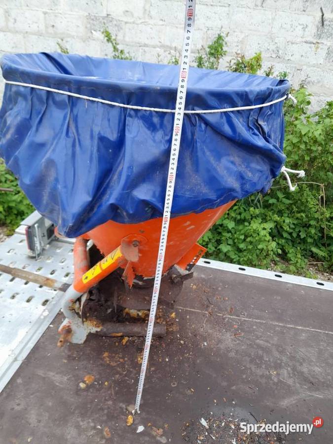 Rozsiewacz lejowy do traktorka ogrodowego