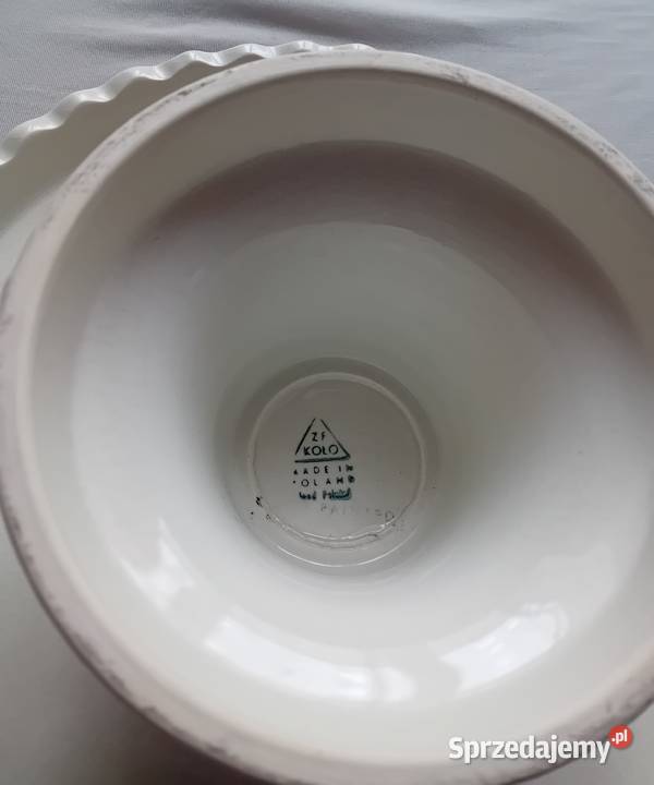 Ręcznie malowana fajansowa patera na stopie ZF Koźminek