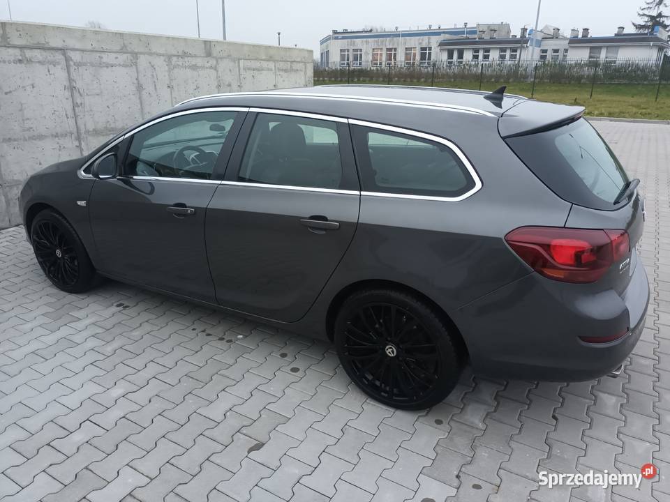 Opel Astra Astra J Sports Tourer Kombi grzana diesel Astra Grudziądz sprzedam