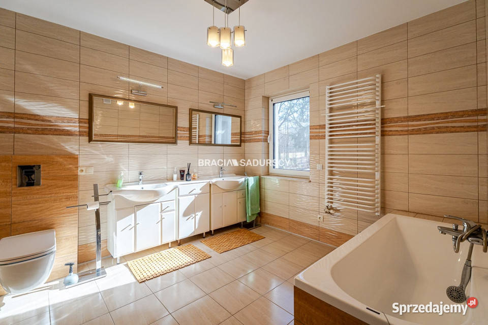 Dom wolnostojący 2077m2 Łomna małopolskie