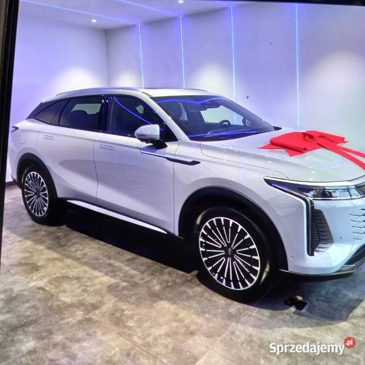 Omoda 9 Salon 4x4 technology silver szary Wiązowna