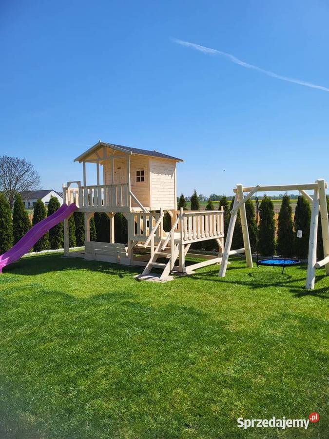 Plac zabaw z domkiem domek dzieci huśtawki dolnośląskie Prochowice