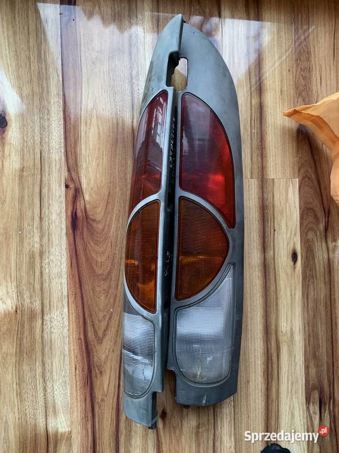 LAMPA TYŁ RENAULT KANGOO 4x4 7700310215 PRAWA