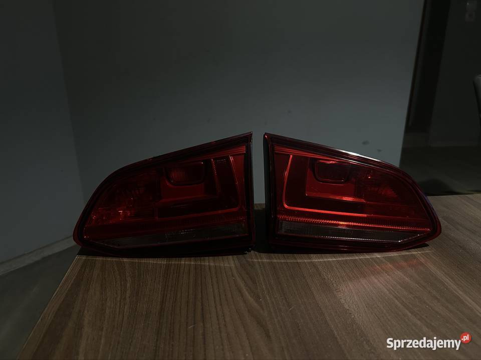 Komplet tylnych lamp do Volkswagen Golf VII lewa Glinica