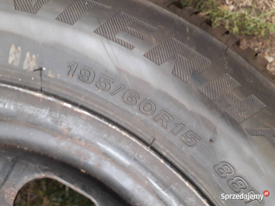 Opony zimowe Firestone 19560 R15 bieżnik około mazowieckie sprzedam