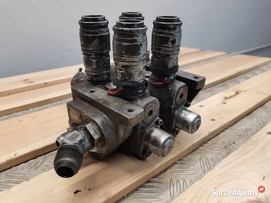 Rozdzielacz hydrauliczny Massey Ferguson 3080 Rolnictwo Wilkowo