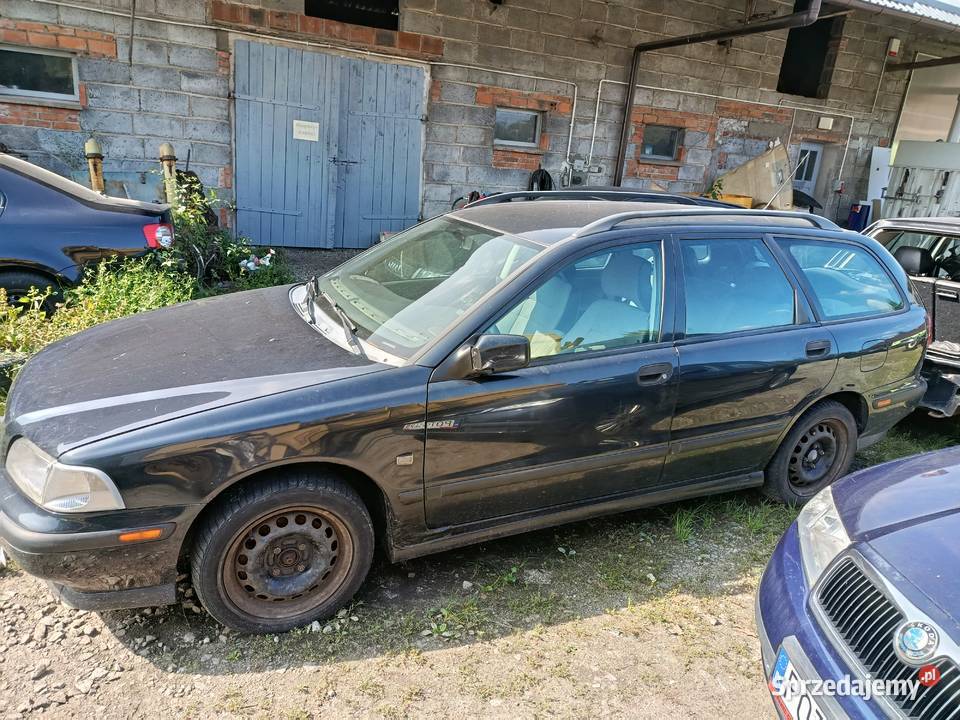 Volvo V 40 19 D 70 kW 2000 r dawca części osobowe