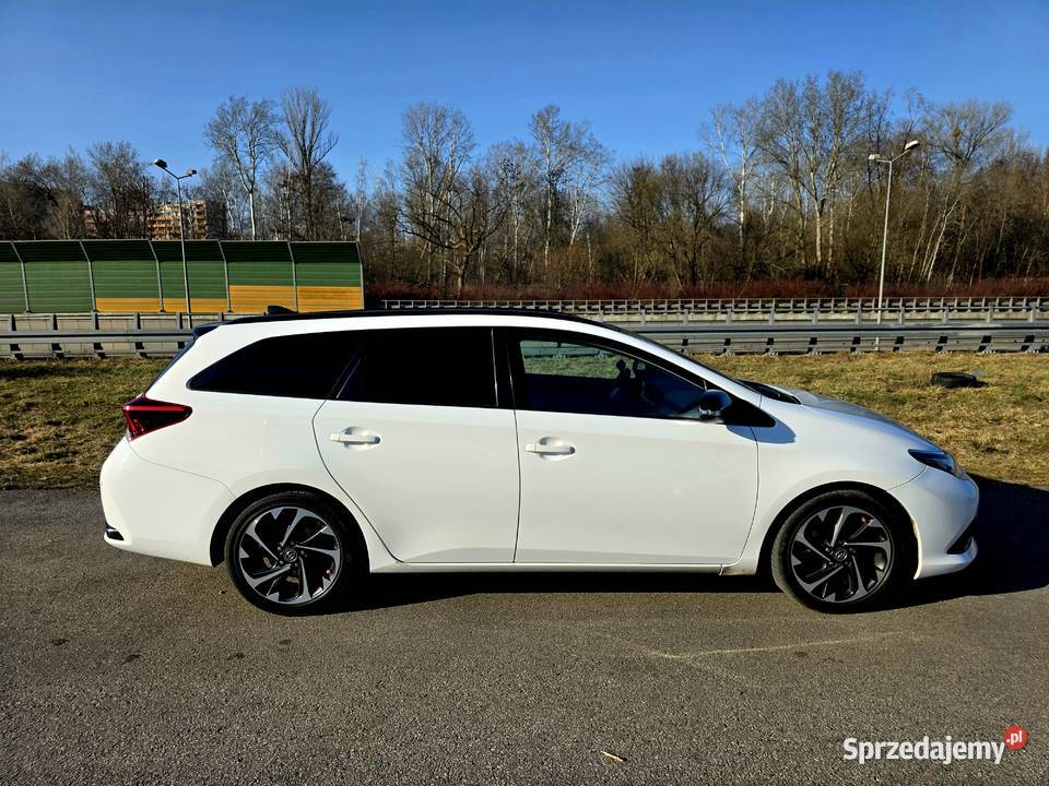 TOYOTA AURIS 2016 14 D4D osoby prywatnej Warszawa