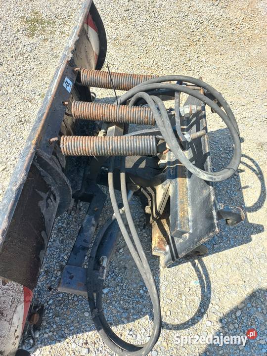 Pług do odśnieżania 135 hydrauliczny skręt stand Odśnieżarki Bzinica Nowa