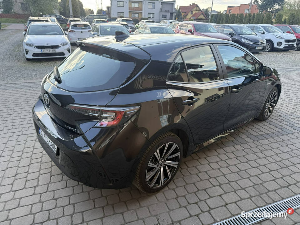 Toyota Corolla 20 Hybrid Kamera Navi CarPlay czujnik zmierzchu Orzech