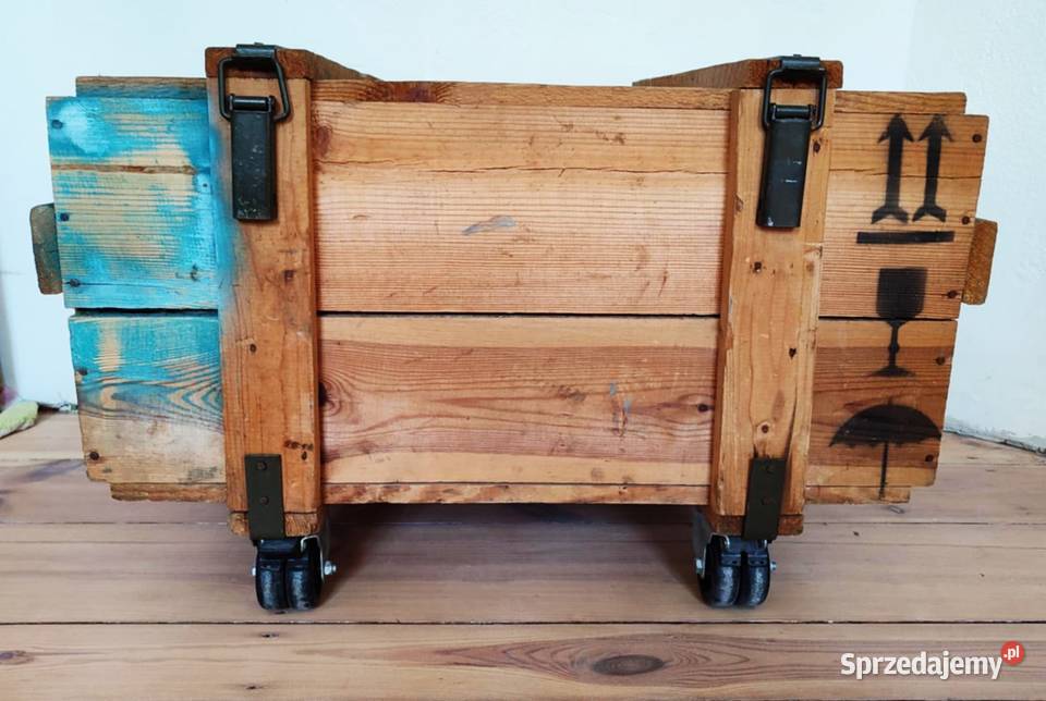 Duża skrzynia drewniana wojskowa na kołach Gdańsk sprzedam