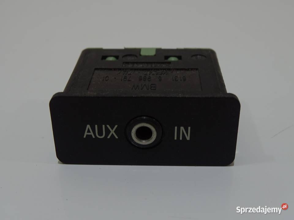BMW E60 E61 GNIAZDO AUX IN 6986791