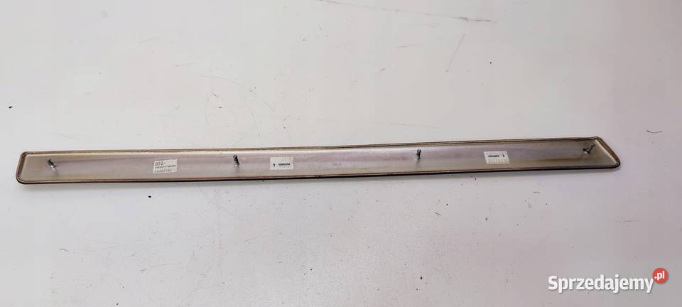 DEKOR DRZWI PRAWY TYŁ AUDI A4 B5 8D0867420 ME4 osobowe Przystajń
