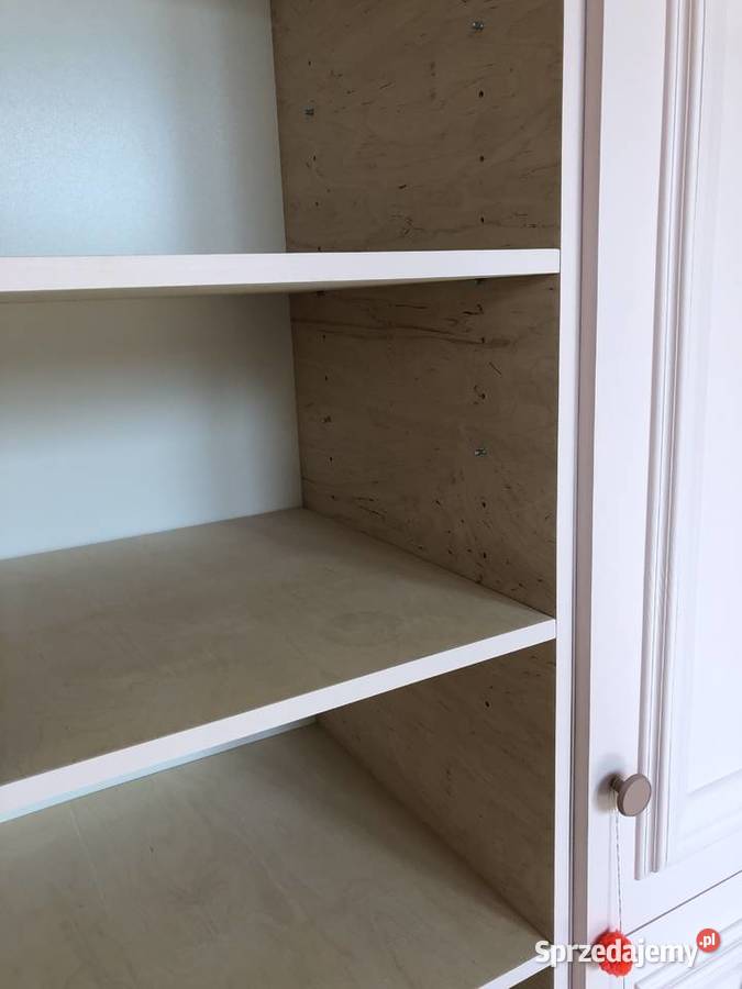 Różowa klasyczna szafa z szufladami ponadczasowa Brzuśnik