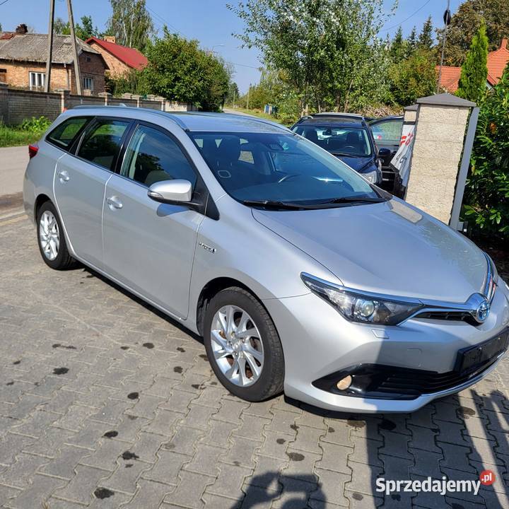 Toyota Auris 18 hybryda bezwypadkowy super stan mazowieckie sprzedam