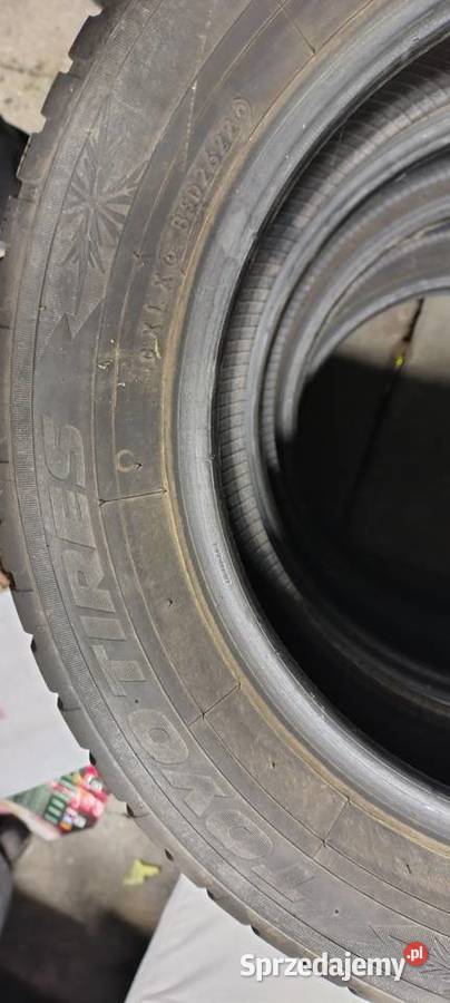 Opony zimowe 2022 Toyo Observe S944 komplet Niepołomice sprzedam