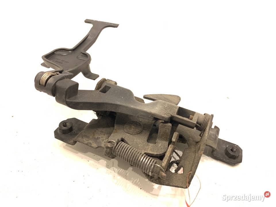 ZAMEK MASKI PRZÓD MERCEDES W245 Hatchback 0511