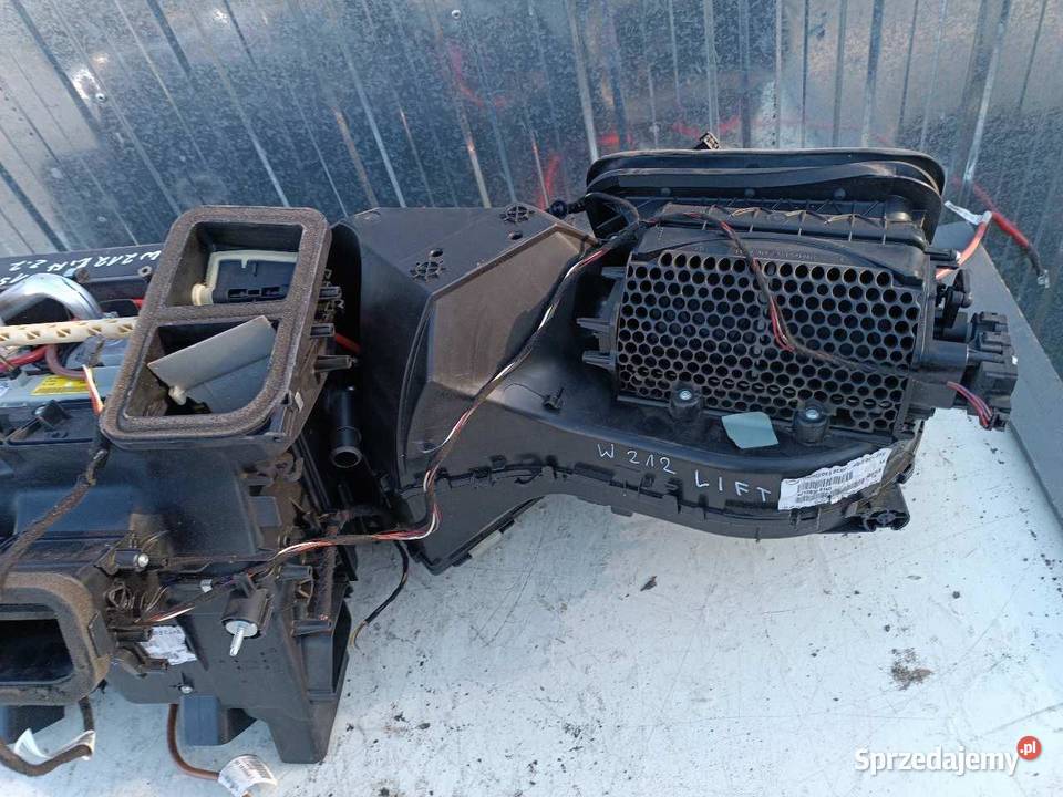 NAGRZEWNICA MERCEDES W212 LIFT A2128305160