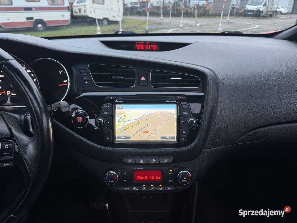 Kia Ceed 16 DIESEL Zarejestrowana Klimatronik Rok produkcji 2013 Konin