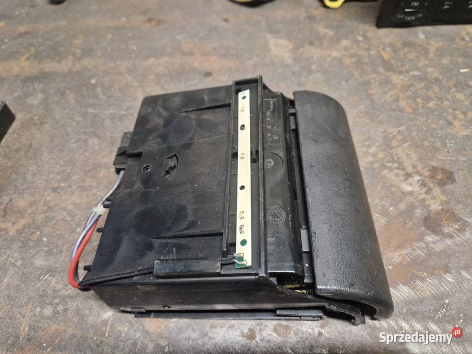 Popielniczka zapalniczka Audi a3 lift mazowieckie Blochy