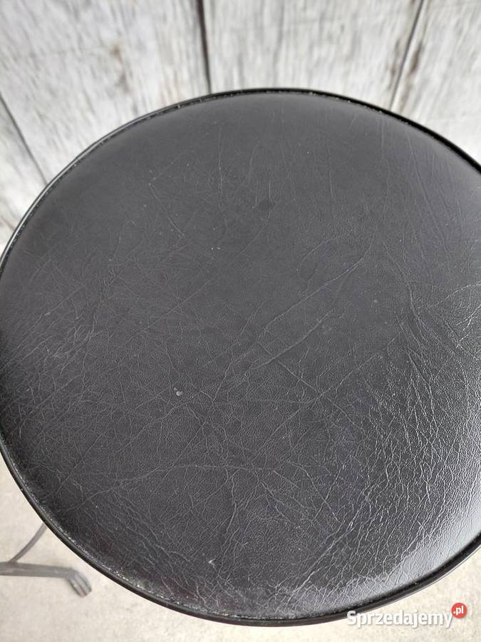 krzesła hakery metalowe 511 Byczyna