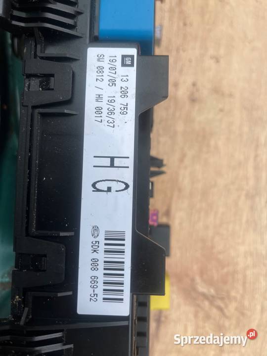 astra H zafira B skrzynka bezpieczników 13206751 osobowe Kowalewo