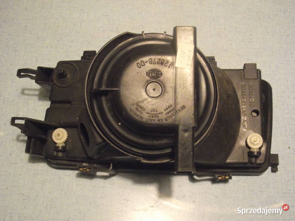 Audi 80 B3 Puszka reflektora prawego Hella Lampy przednie dolnośląskie Wrocław