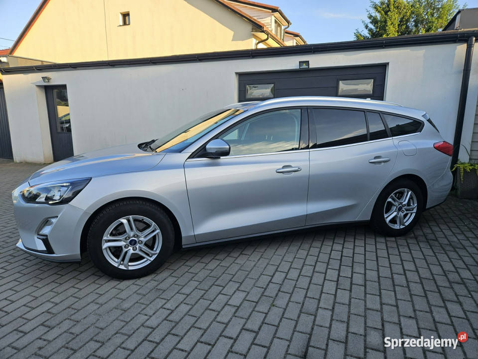 Ford Focus 10 100 niski przebieg NOWY serwis ASO Gdynia sprzedam