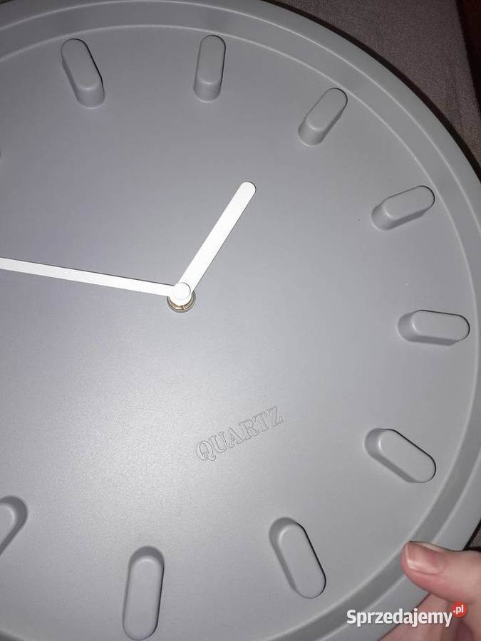 szary zegar Quartz Poznań