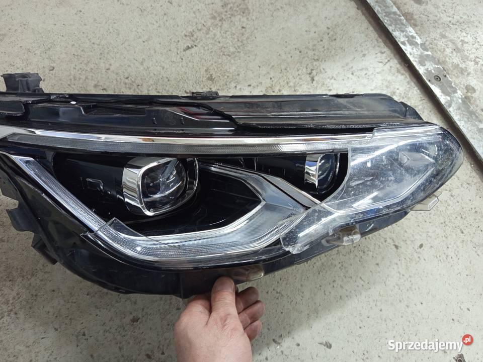 Reflektor prawy golf 8 IQ matrix orginal Rzeszów