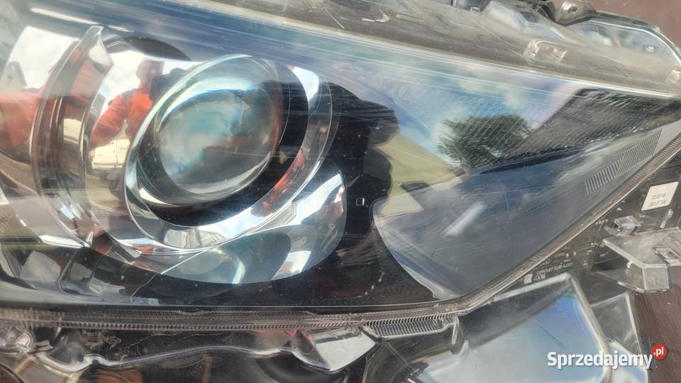TOYOTA AURIS II LIFT REFLEKTOR PRAWY LAMPA PRAWA