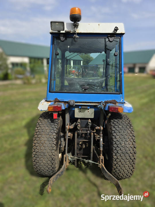 Mini traktor Japoński ISEKI TF 3135 4x4 35 z Baliki