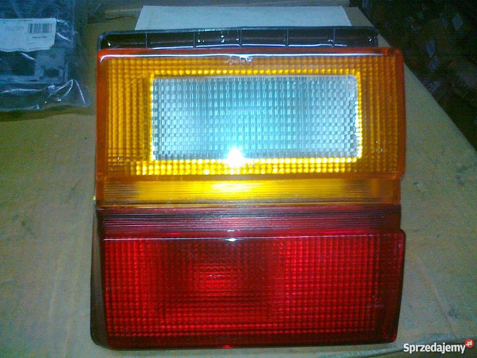 AUDI 100 C3 LAMPA TYŁ PR NA KLAPĘ NOWA DEPO Pruszków sprzedam
