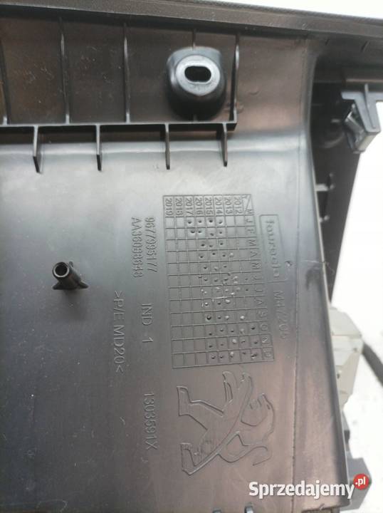 SCHOWEK PRAWY PASAŻERA DESKI T9 Peugeot 308 II