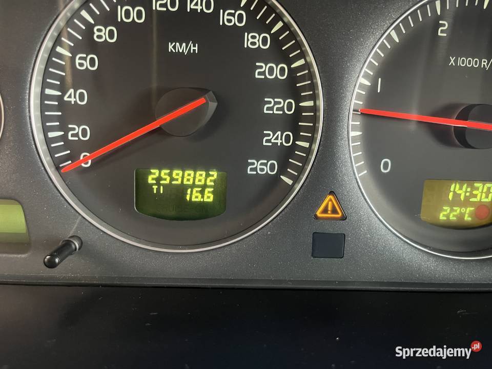 Sprzedam Volvo nieuszkodzony Łazy sprzedam